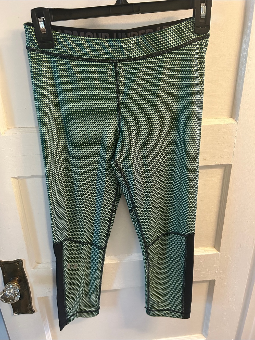 Under Armour Teal and Black Patterned Capri Leggings